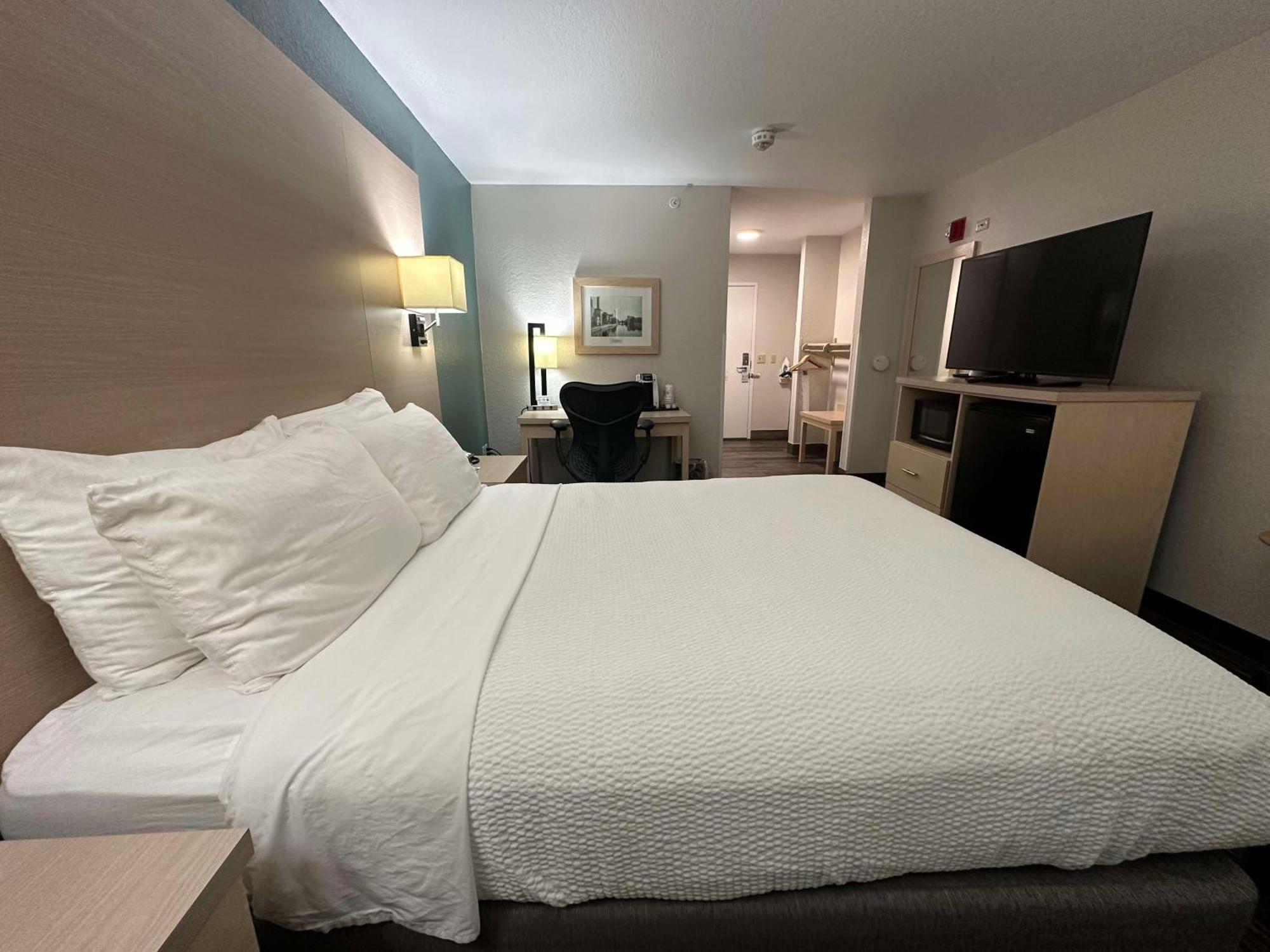 Best Western Watertown מראה חיצוני תמונה