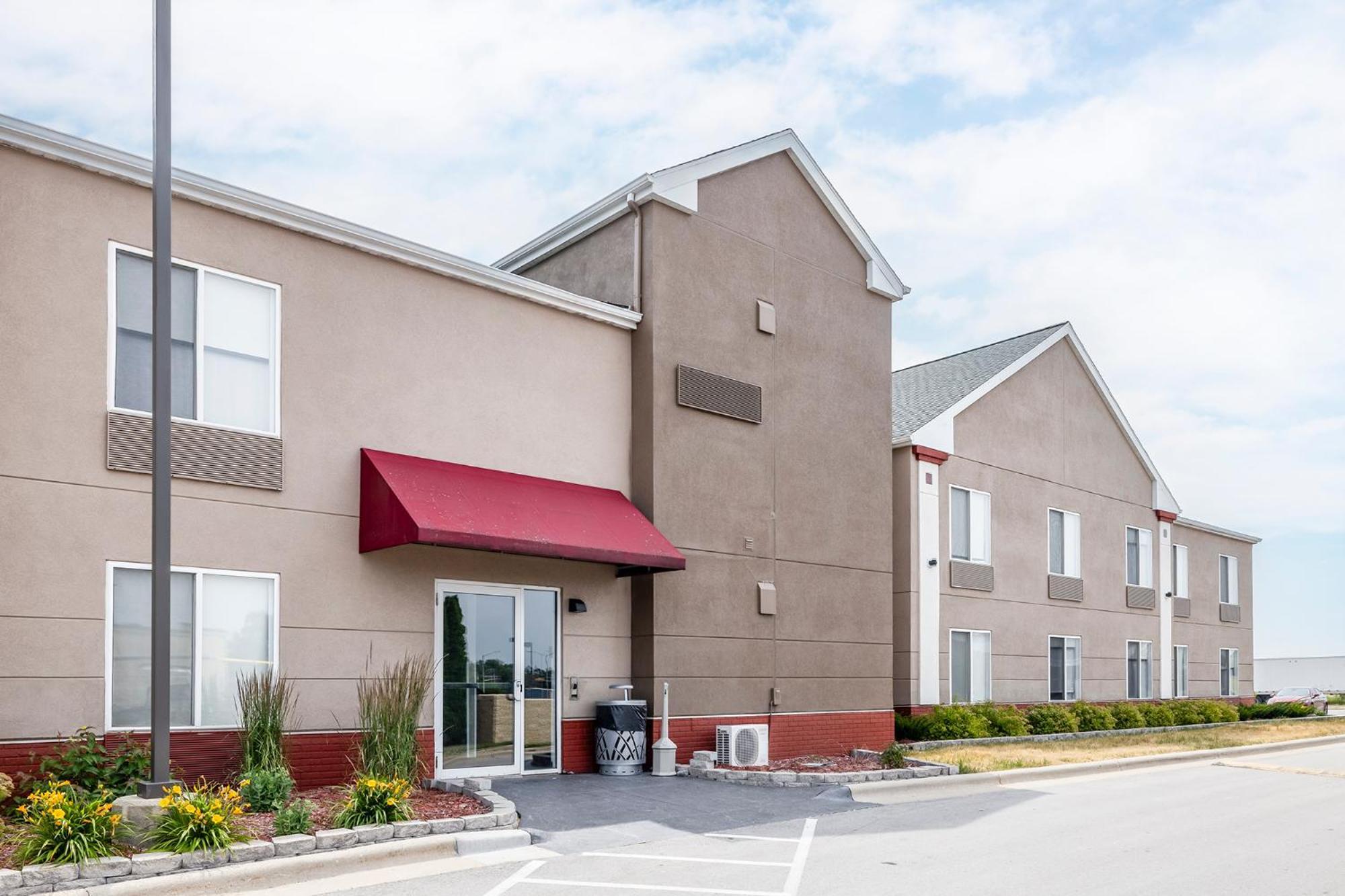 Best Western Watertown מראה חיצוני תמונה