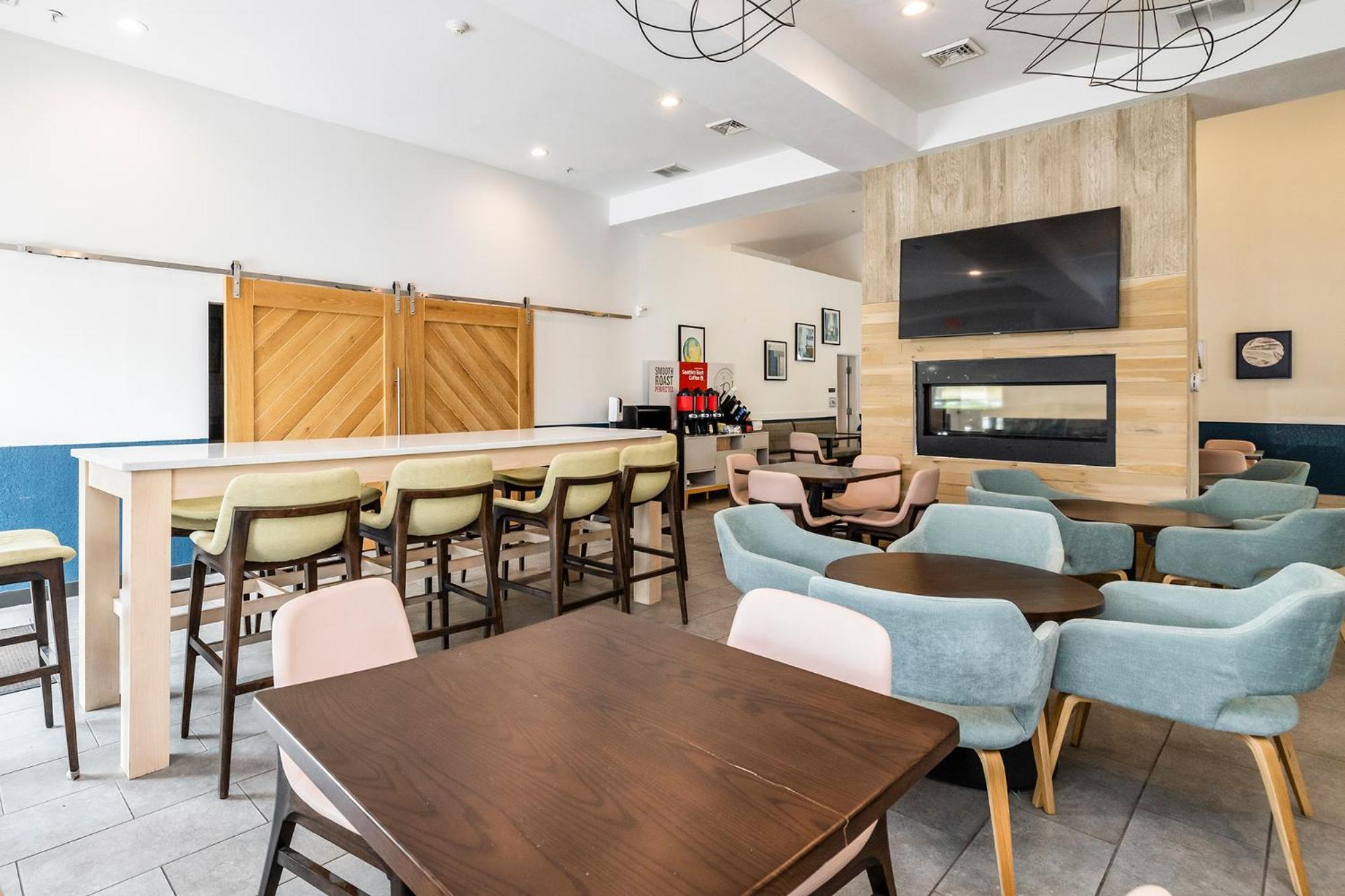 Best Western Watertown מראה חיצוני תמונה